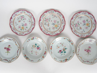Vente aux enchères Chine, Compagnie des Indes, XVIIIe siècle Ensemble de sept assiettes e