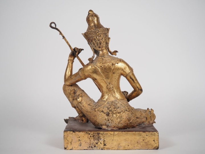 Thaïlande, XXe siècle  Groupe en bronze, anciennement laqué et doré, r