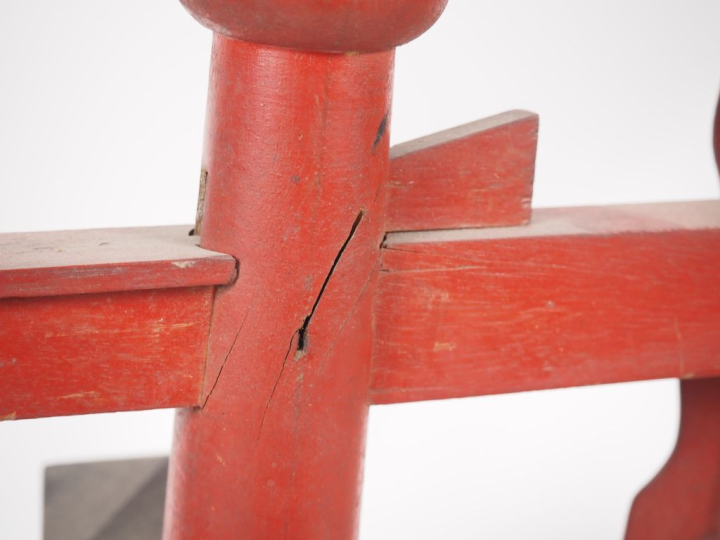 Japon Torii, portique de temple, en bois laqué brun et rouge.  Dim. 54