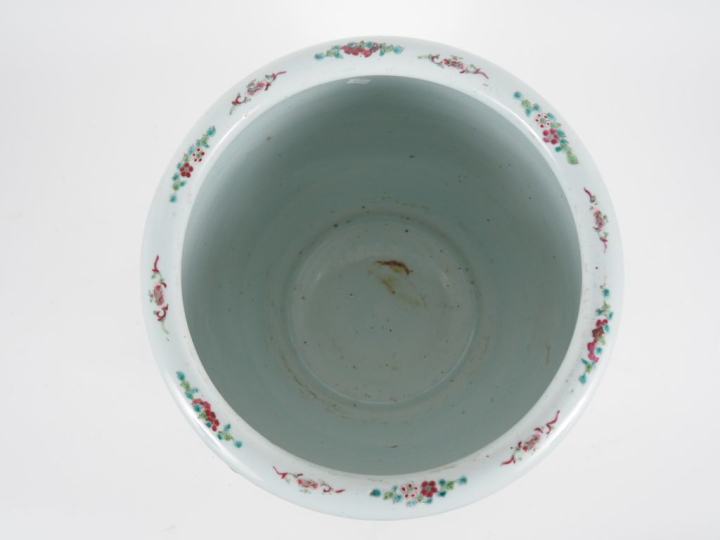 Chine, 1ère moitié du XXe siècle  Grande vasque à poissons, en porcela