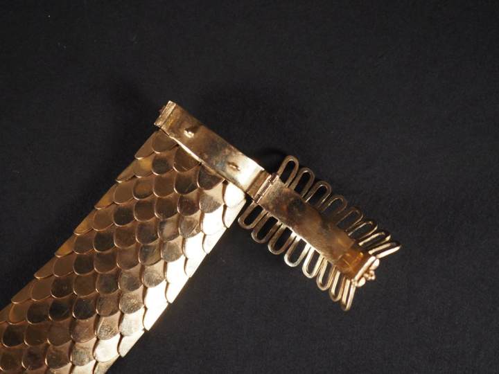 Large bracelet ceinture articulé en or jaune 750, maille peau de serpe