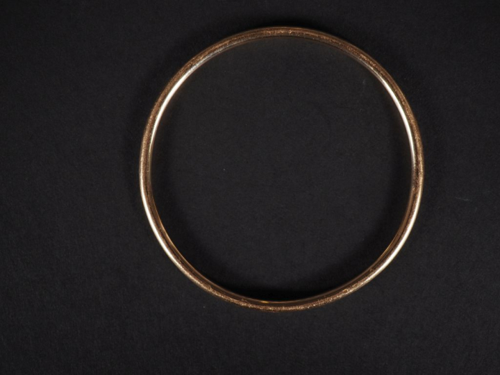 Bracelet en or 750.  Poids : 27,7 g   