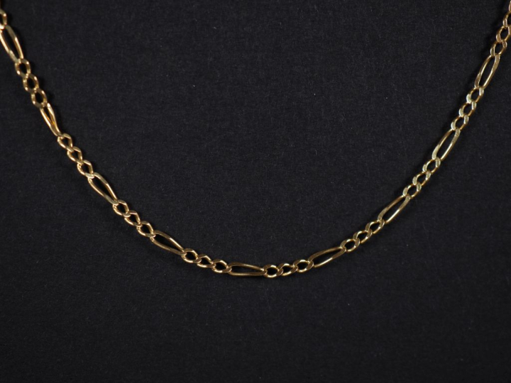 Chaine en or jaune 750, maille figaro.  Long. 55,5 cm Poids. 4,02 g   
