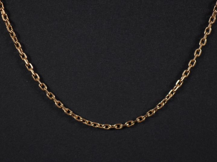 Chaine en or jaune 750, maille forçat.  Long. 55,3 cm Poids. 8,63 g   