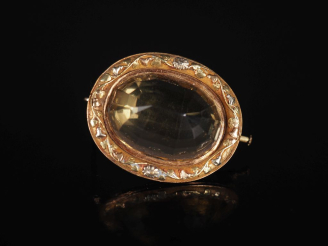 Vente aux enchères Broche Napoléon III en or 750, belle et importante topaze , monture à 