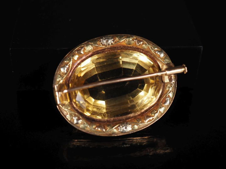 Broche Napoléon III en or 750, belle et importante topaze , monture à 