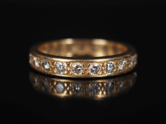 Vente aux enchères Alliance américaine en or jaune 750 et diamants.  TDD. 58 Poids tel. 4