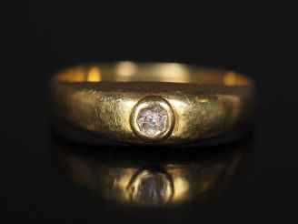 Vente aux enchères Bague jonc en or 750, petit brillant TDD 58  Poids tel : 1,84 g   