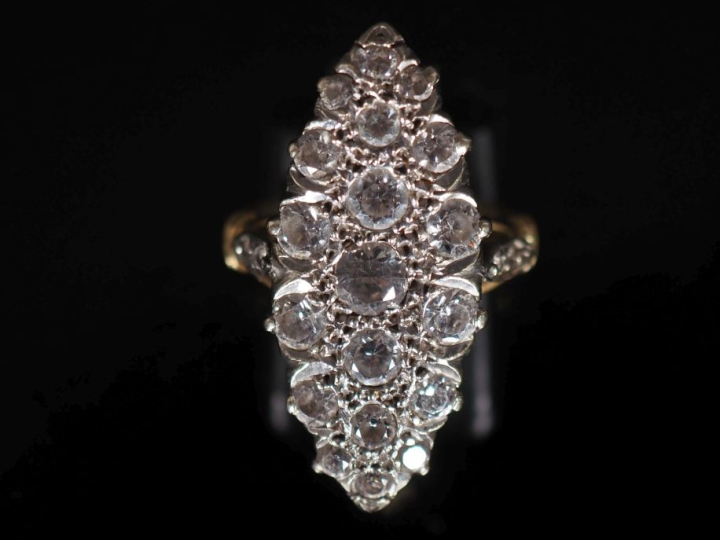 Bague de forme marquise en or jaune 750 et imitation diamants TDD 52  
