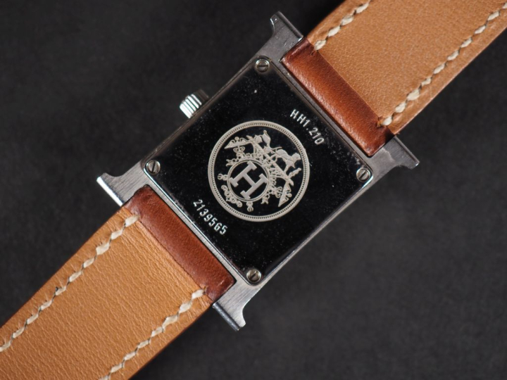 HERMES, Paris  Montre bracelet, modèle "Heure H".  Boitier en métal ar