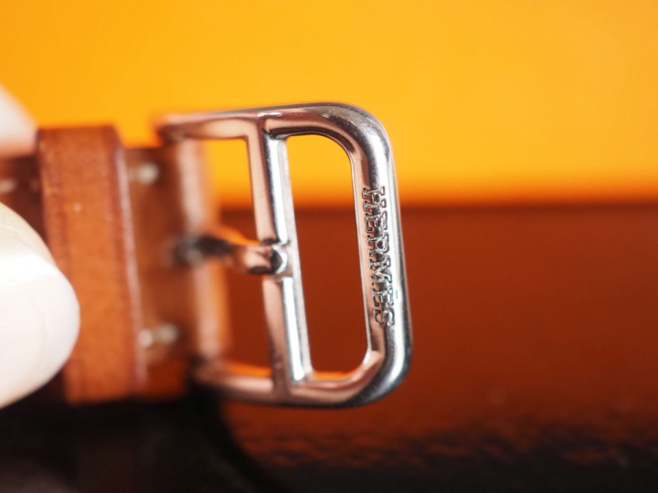 HERMES, Paris  Montre bracelet, modèle "Heure H".  Boitier en métal ar