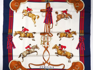 Vente aux enchères HERMES, Paris Carré de soie, modèle "Jumping". Design par Ledoux.  Sig