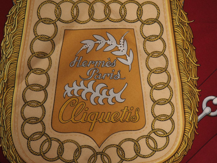 HERMES, Paris Carré de soie, modèle "Cliquetis". Desig par J. Abadie. 