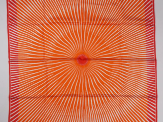 Vente aux enchères HERMES, Paris Carré de soie, modèle "Soleil". Signé.