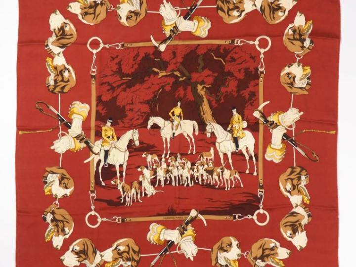 HERMES, Paris Carré de soie, à décor de chasse à courre sur fond borde