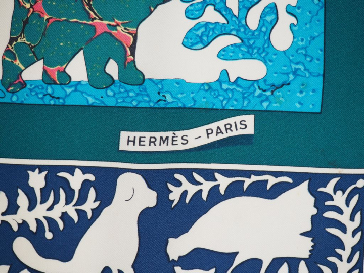 HERMES, Paris Carré de soie, modèle "Early America".  Design F. de La 
