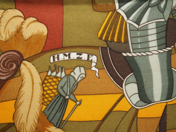 HERMES, Paris  Carré de soie, modèle « Chocs en plume ».  Signé.  Dans