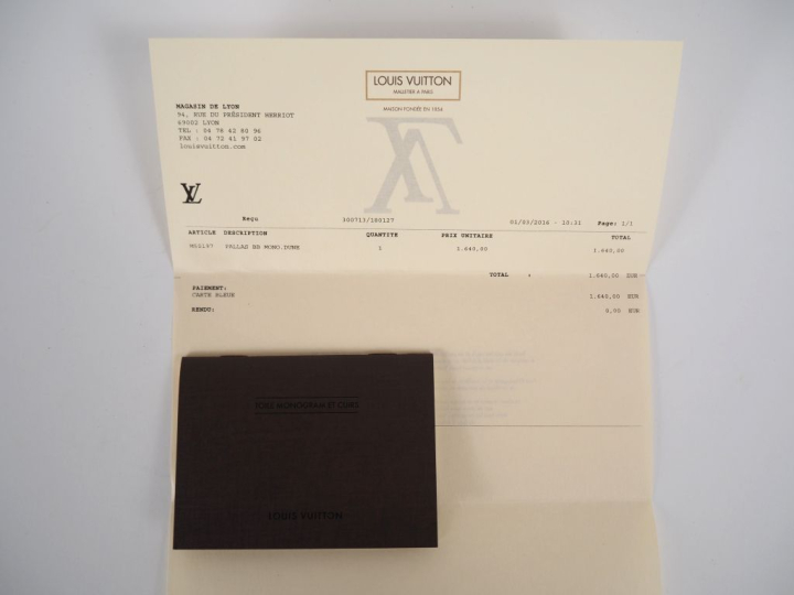 Louis VUITTON, Paris Sac en toile monogrammée en cuir, modèle Pallas. 