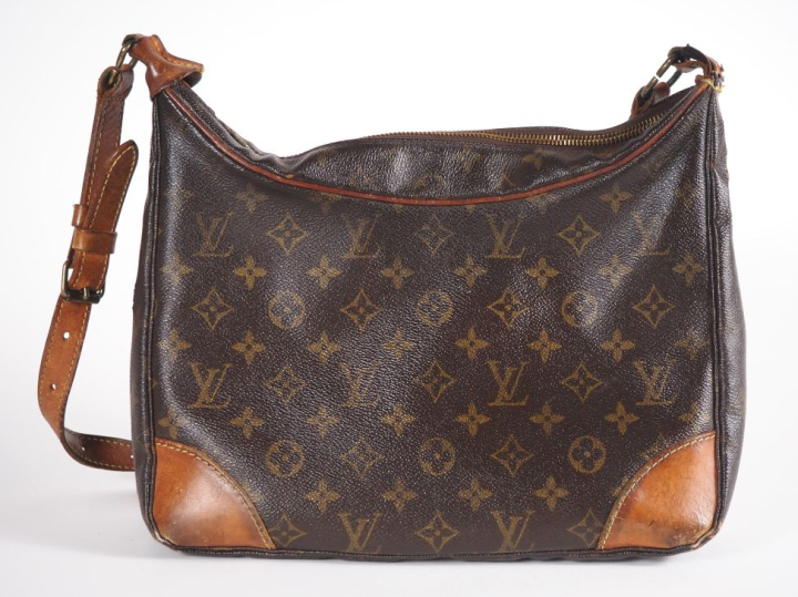 Louis VUITTON, Paris Sac vintage en bandoulière ou porté épaule en toi