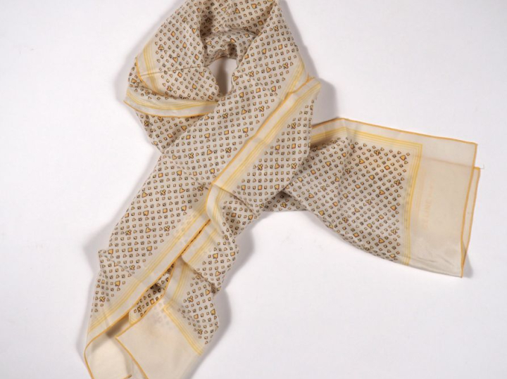 CELINE, Paris Foulard en soie, à décor de piques, cœurs, carreaux et t
