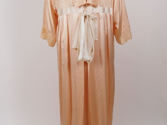 Christian DIOR, Boutique Ravissante chemise de nuit et sa robe de cham