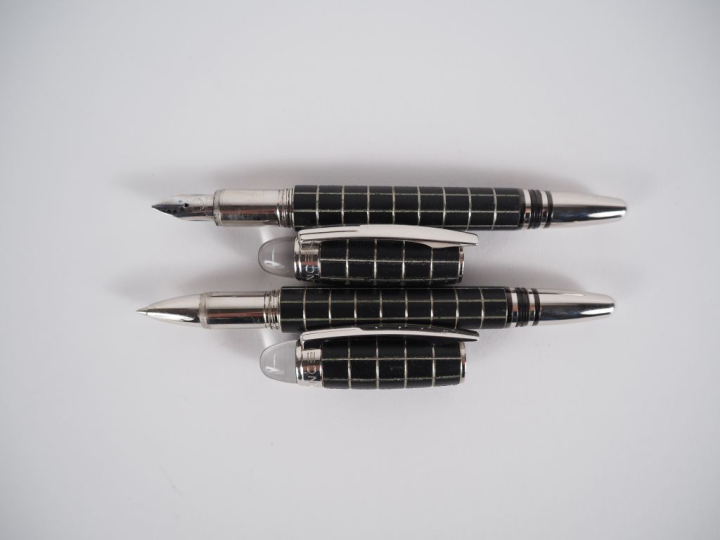 MONTBLANC Ensemble comprenant un stylo à bille et un stylo plume assor