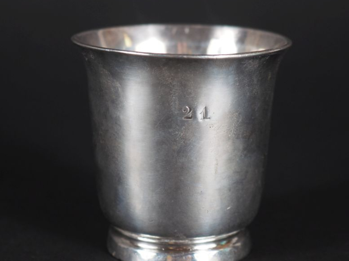 Petite timbale XVIIIème en argent Poids : 70 g   