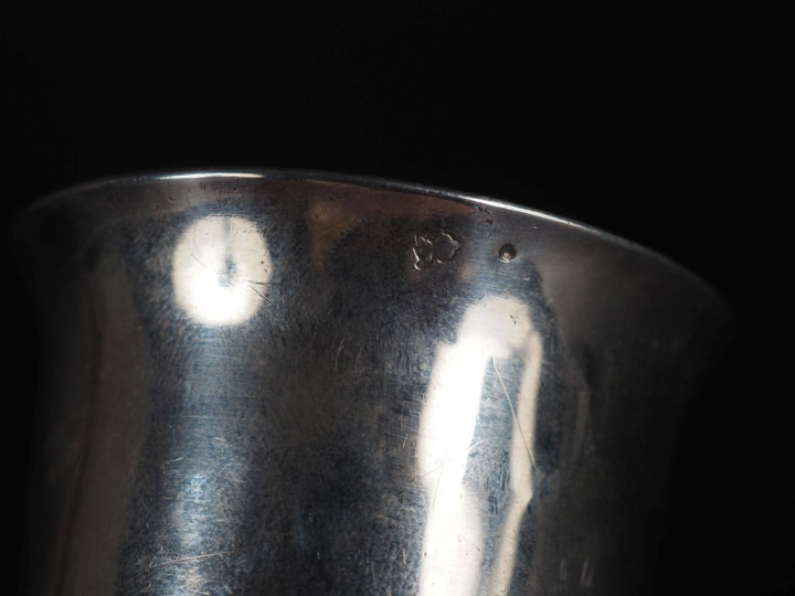 Petite timbale XVIIIème en argent Poids : 70 g   