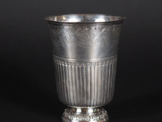 Vente aux enchères Timbale tulipe en argent XVIIIème Versailles Poids : 132 g   
