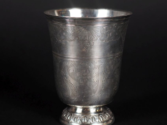 Vente aux enchères Timbale tulipe en argent, Paris 1789  MO : René Pierre Ferrier Poids :