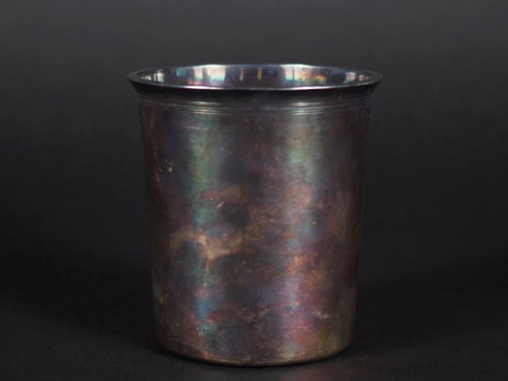 Gobelet en argent poinçon Vieillard Poids : 176 g   