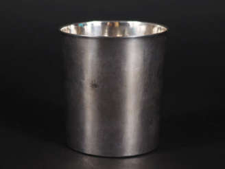 Vente aux enchères Grand gobelet en argent Paris 1789  Poids : 171 g   