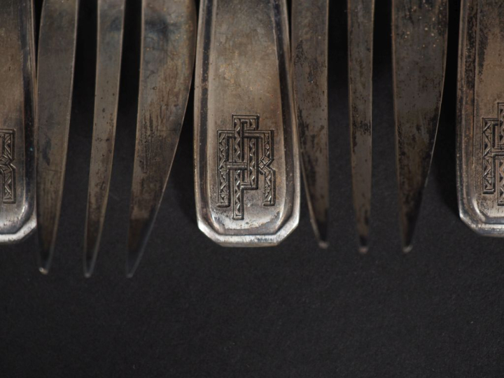 Service à gâteau en argent de style Art Déco, poinçon Minerve, monogra