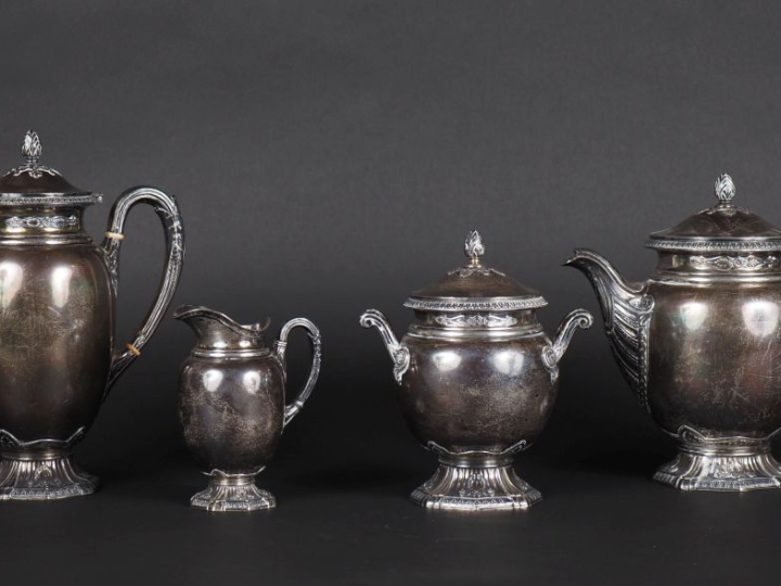 Service à café quatre pièces de style Empire en argent, poinçon Minerv