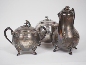 Vente aux enchères Service à café Napoléon III en argent, poinçon Minerve, à décor de car