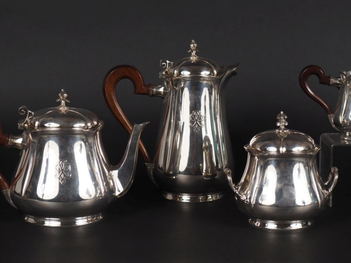 PUIFORCAT.  Service à café et à thé 4 pièces en argent, poinçon Minerv