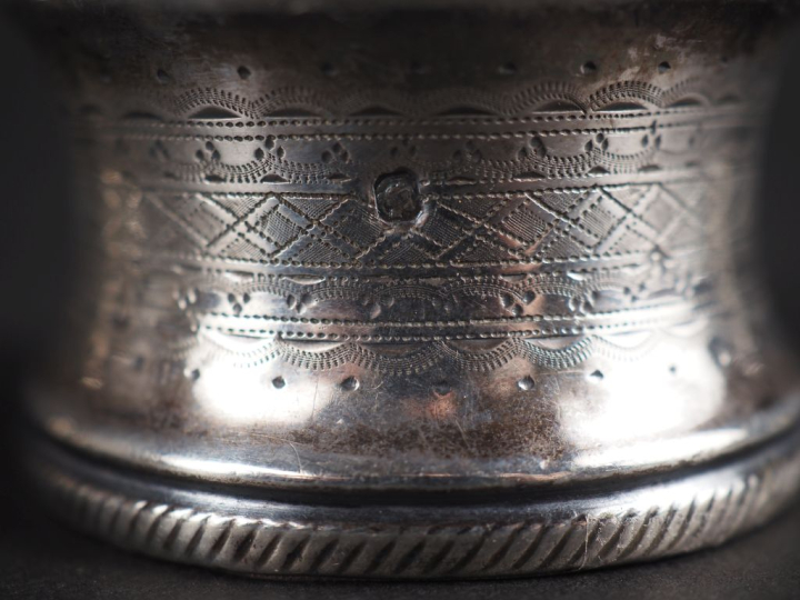 4 ronds de serviette en argent poinçon Minerve Poids : 72 g   