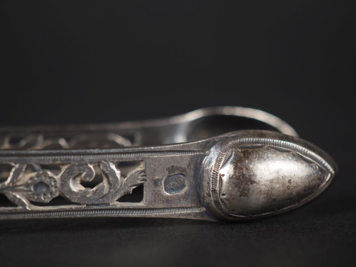Pince à sucre en argent, poinçon Vieillard Poids : 36 g   