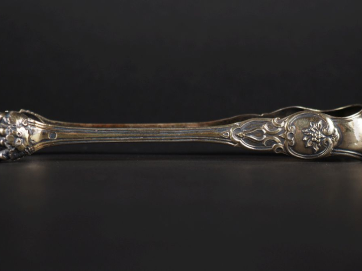 Pince à sucre en argent, poinçon Minerve Poids : 47 g   