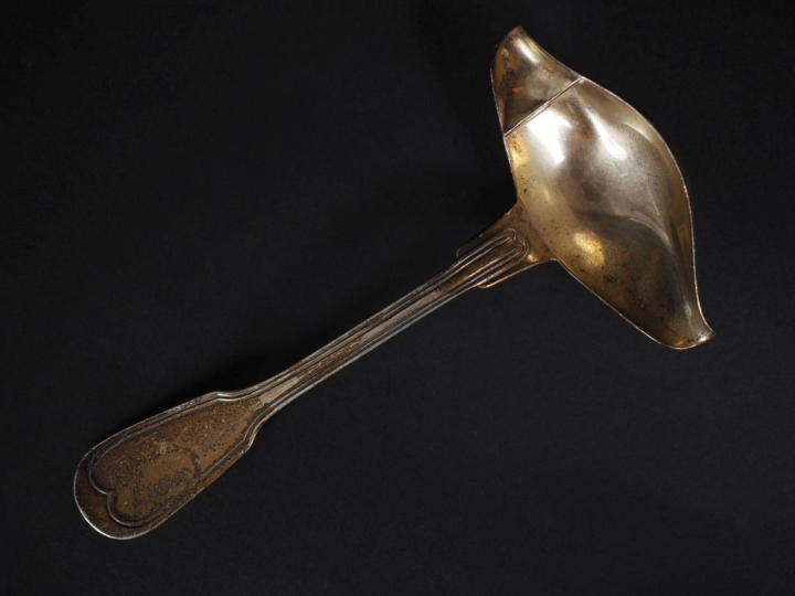 Cuillère à crème en argent, poinçon Minerve, modèle à filet Poids : 84