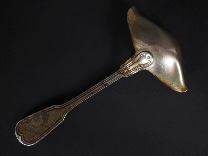 Cuillère à crème en argent, poinçon Minerve, modèle à filet Poids : 84