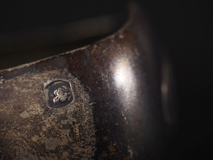 Lot comprenant :  Pince à sucre Napoléon III de style Louis XVI en arg