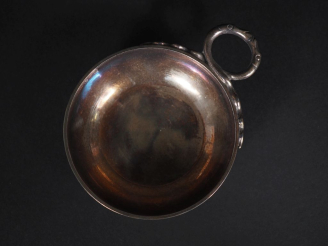 Vente aux enchères Taste vin en argent, poinçon Minerve Poids : 78 g   