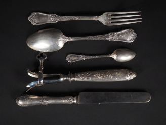 Vente aux enchères 11 grands couverts en argent, poinçon Minerve de style Rocaille à déco