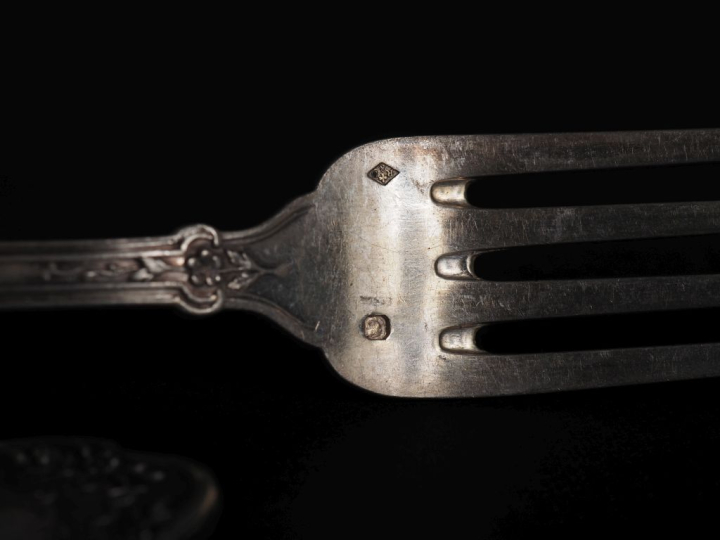 11 grands couverts en argent, poinçon Minerve de style Rocaille à déco