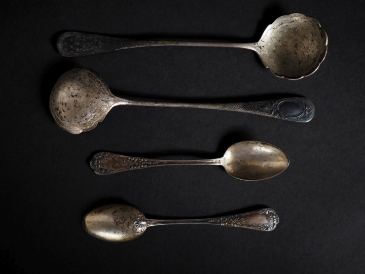 Paire de cuillères à sucre Napoléon III en argent poinçon Minerve, mod