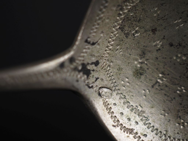 Paire de cuillères à sucre Napoléon III en argent poinçon Minerve, mod
