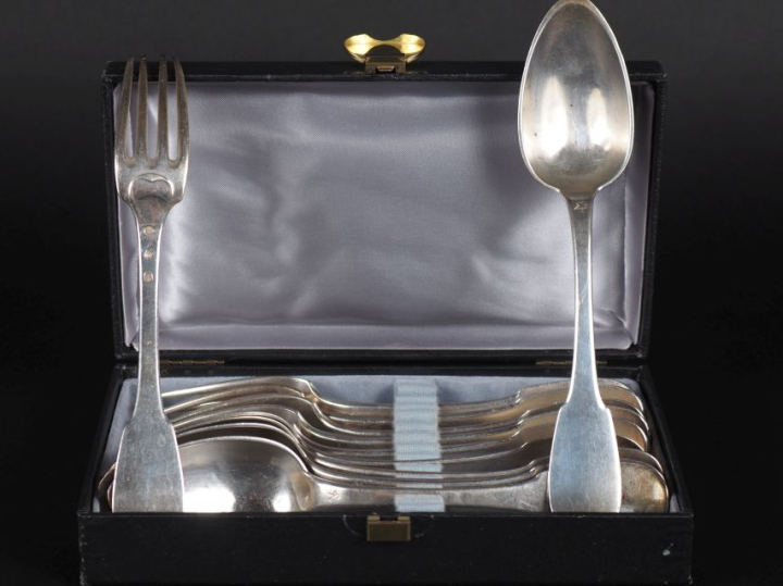 6 couverts en argent, modèle uniplat, poinçon Vieillard  Poids : 850 g