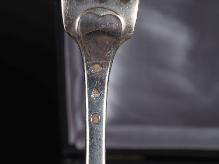 6 couverts en argent, modèle uniplat, poinçon Vieillard  Poids : 850 g