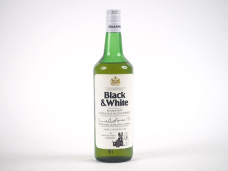 Vente aux enchères BLACK AND WHITE OLD SCOTCH WHISKY - NIVEAU BAS
